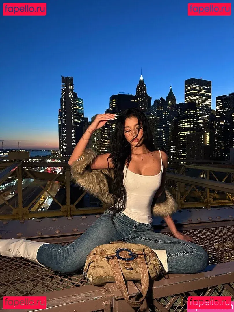 nopearii Onlyfans Photo Gallery 