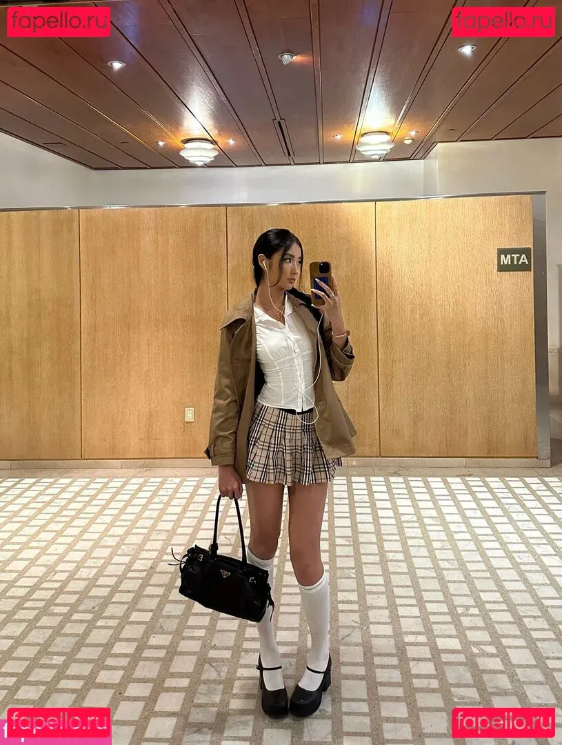 nopearii Onlyfans Photo Gallery 