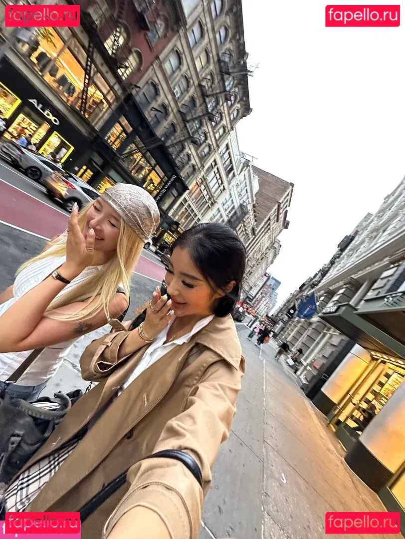 nopearii Onlyfans Photo Gallery 