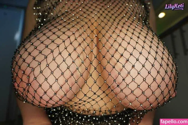 LilyKoti Onlyfans Photo Gallery 