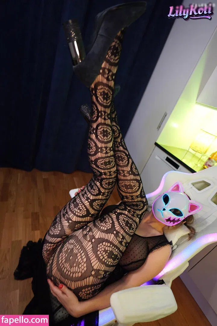 LilyKoti Onlyfans Photo Gallery 