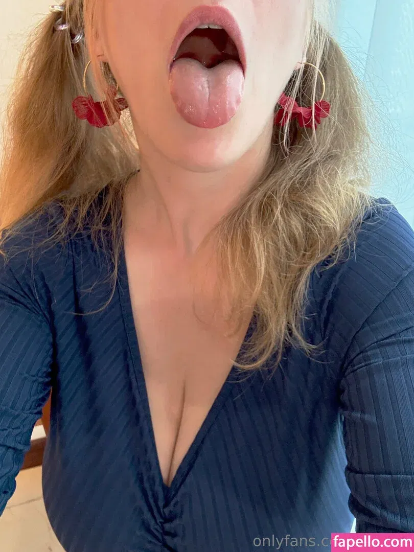 LilyKoti Onlyfans Photo Gallery 