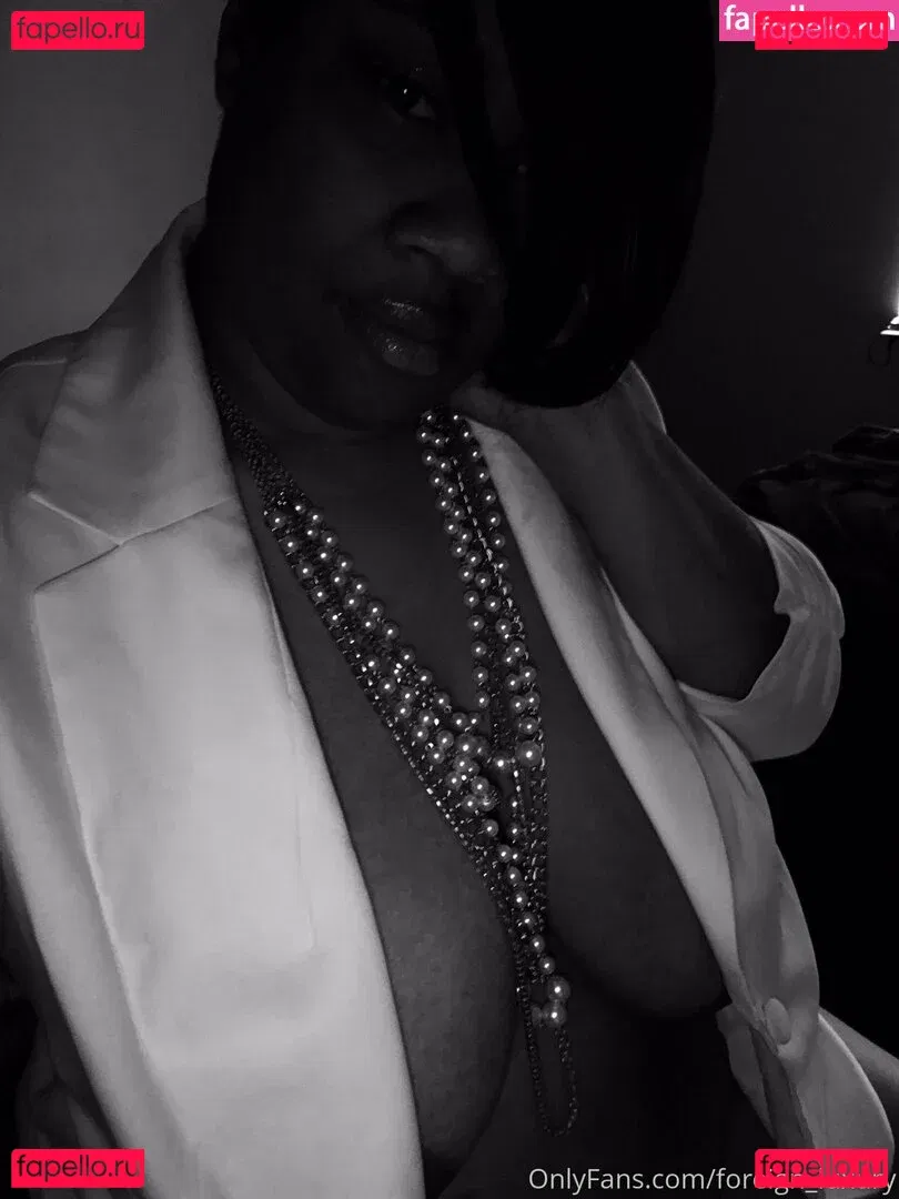 foreign_luxury Onlyfans Photo Gallery 