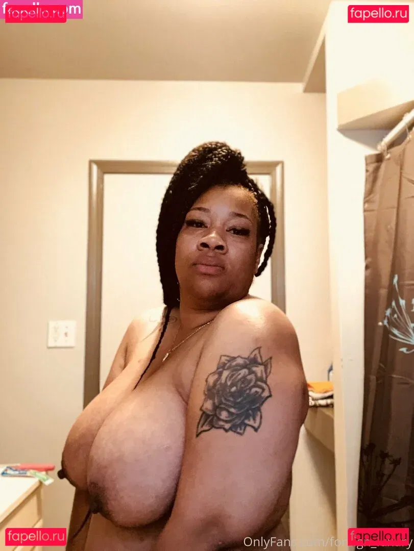 foreign_luxury Onlyfans Photo Gallery 