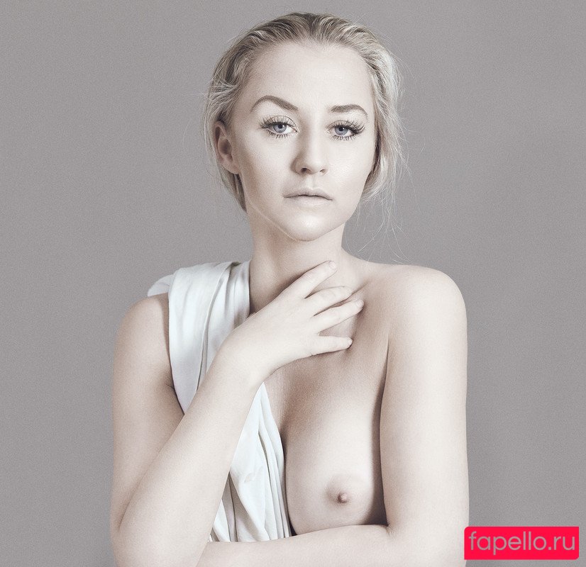 foreign_luxury Nude Onlyfans Photo 35