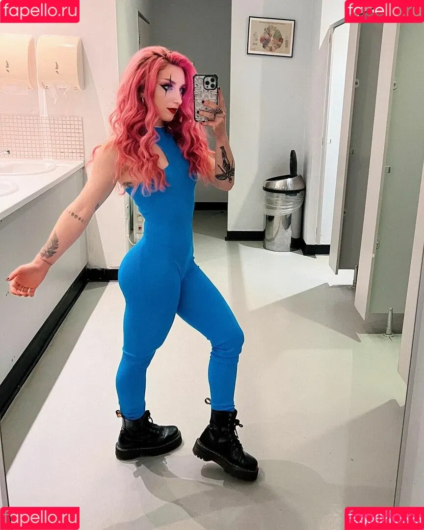 Sophie Burrell Onlyfans Photo Gallery 
