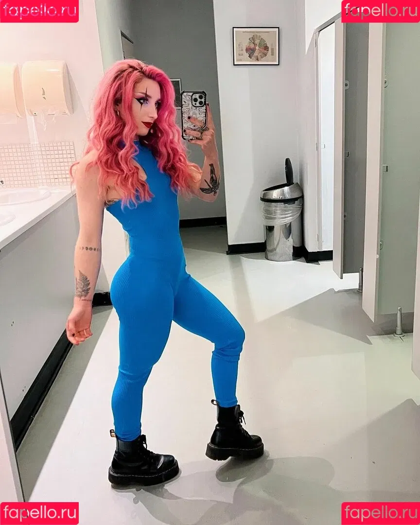 Sophie Burrell Onlyfans Photo Gallery 