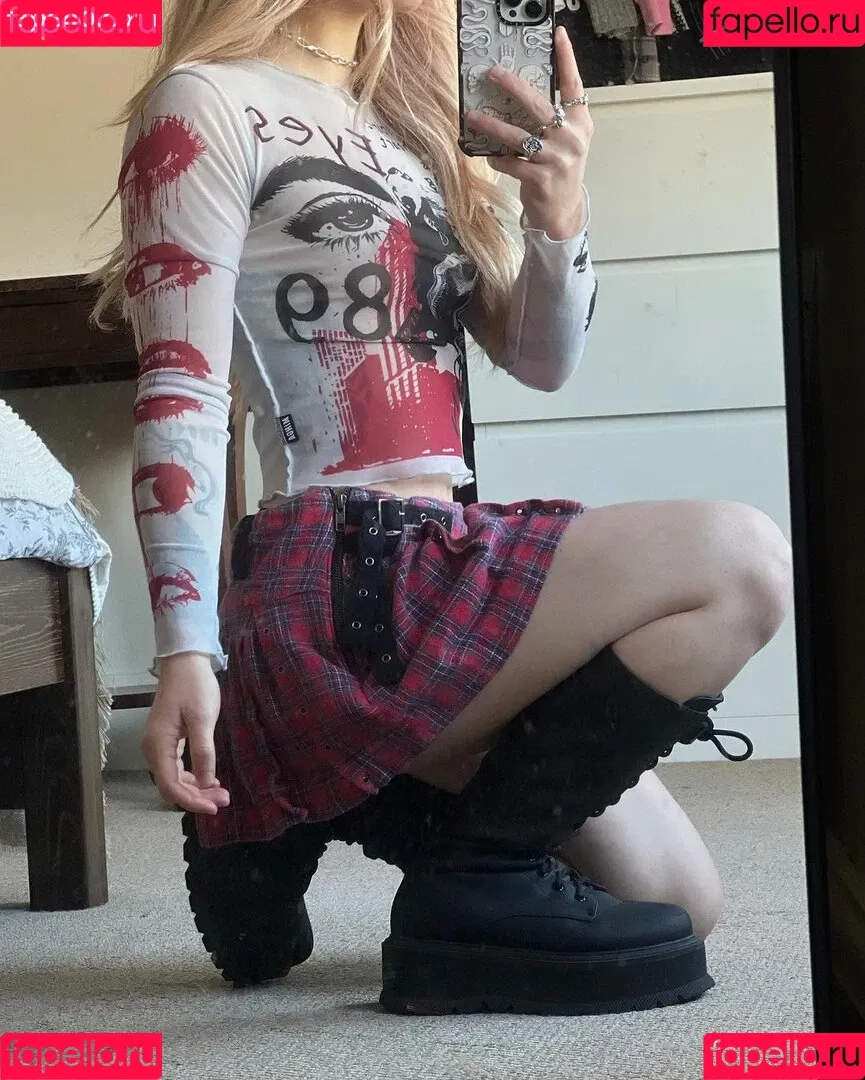 Sophie Burrell Onlyfans Photo Gallery 