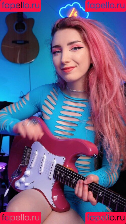 Sophie Burrell Onlyfans Photo Gallery 