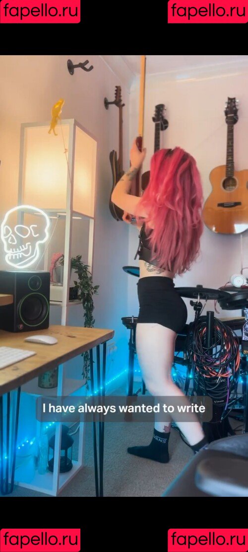 Sophie Burrell Onlyfans Photo Gallery 