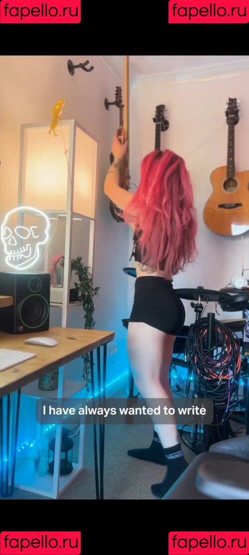 Sophie Burrell Onlyfans Photo Gallery 