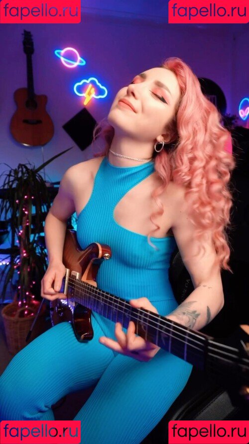 Sophie Burrell Onlyfans Photo Gallery 