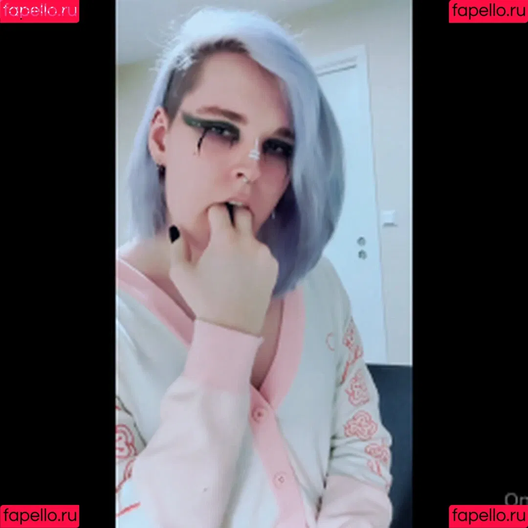 Tall Goth Onlyfans Photo Gallery 