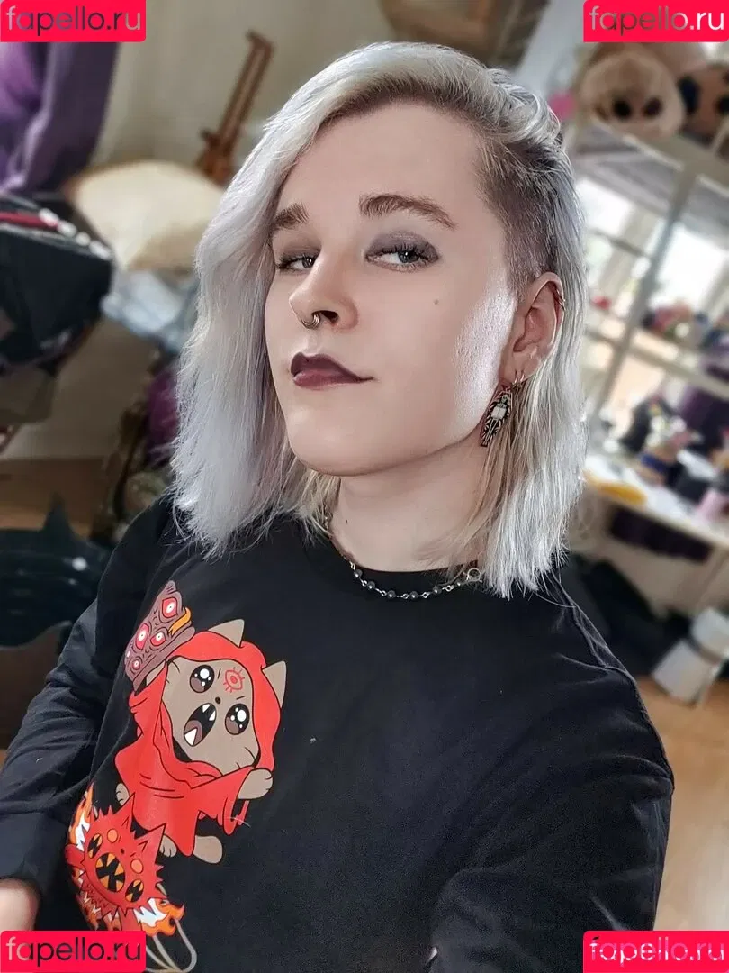Tall Goth Onlyfans Photo Gallery 
