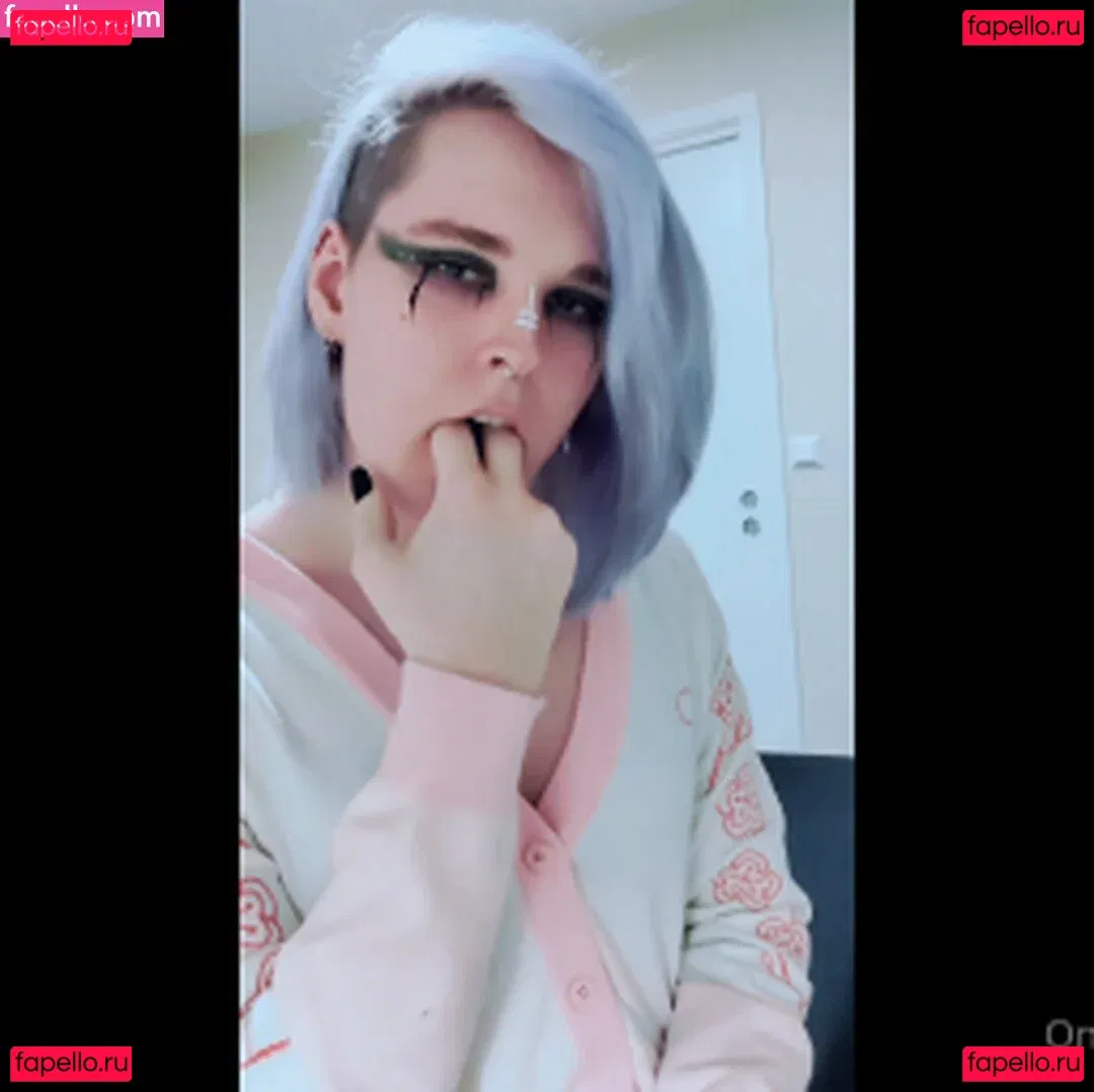 Tall Goth Onlyfans Photo Gallery 