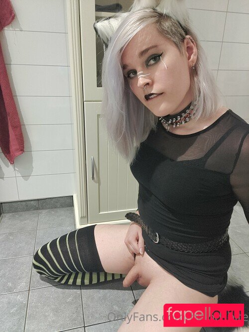 Tall Goth Nude Onlyfans Photo 39