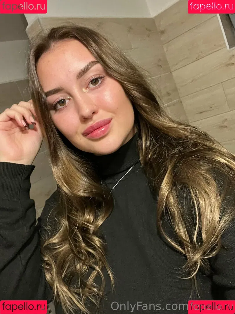 eliz.gry Onlyfans Photo Gallery 