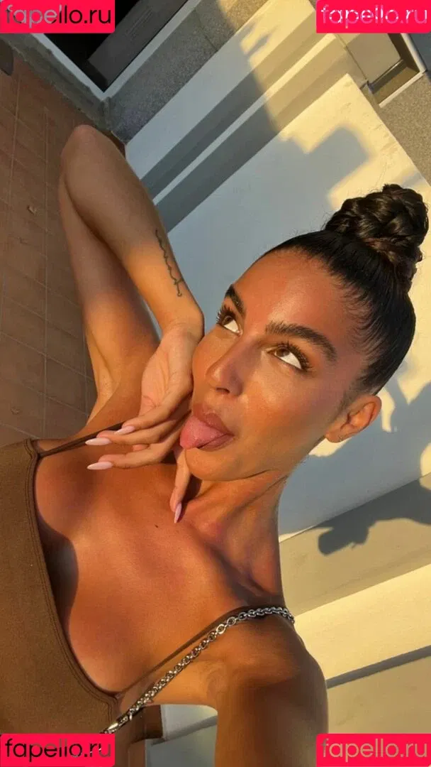 Zoe Bayona Onlyfans Photo Gallery 