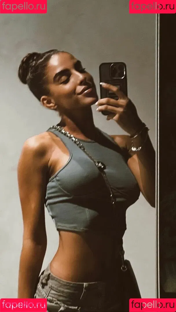 Zoe Bayona Onlyfans Photo Gallery 