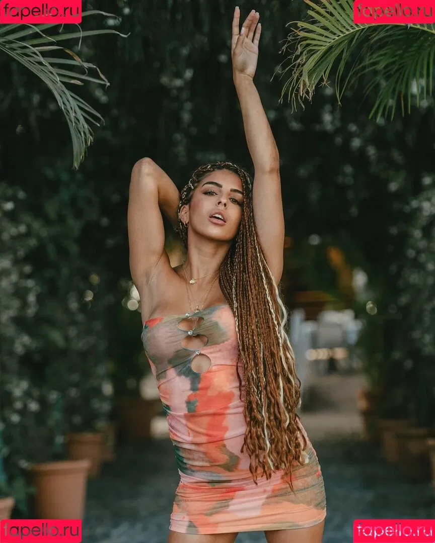 Zoe Bayona Onlyfans Photo Gallery 