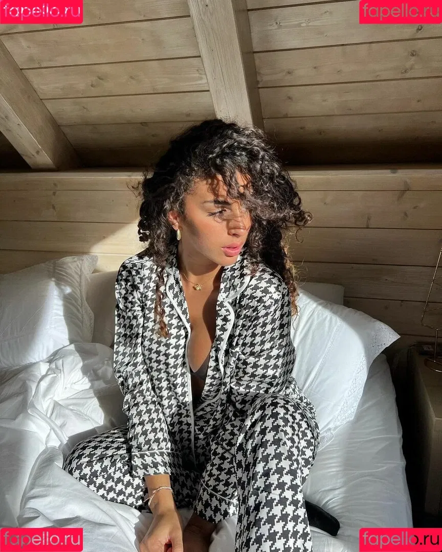 Zoe Bayona Onlyfans Photo Gallery 