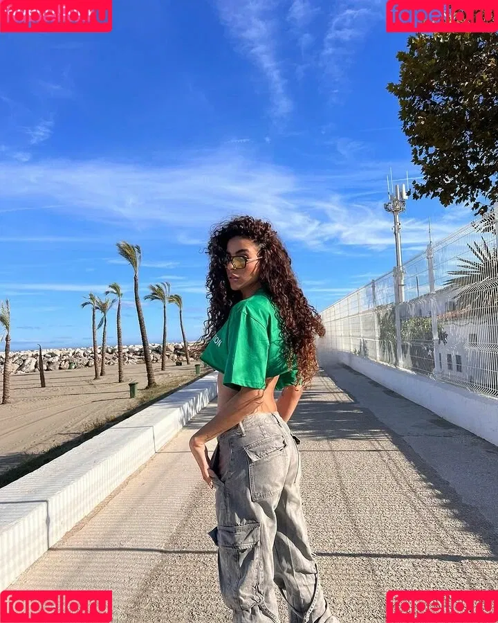 Zoe Bayona Onlyfans Photo Gallery 