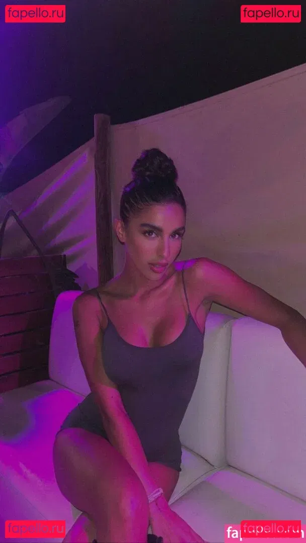 Zoe Bayona Onlyfans Photo Gallery 