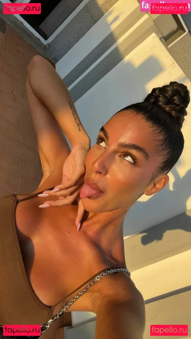 Zoe Bayona Onlyfans Photo Gallery 