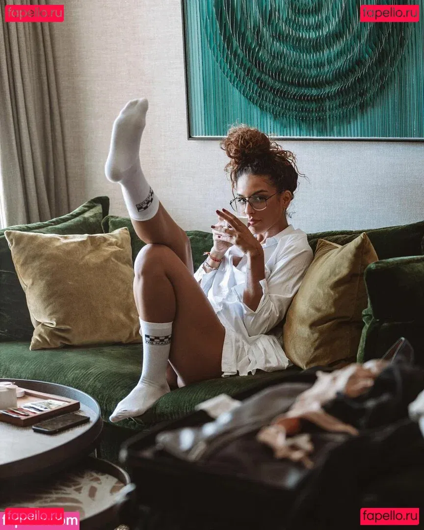 Zoe Bayona Onlyfans Photo Gallery 