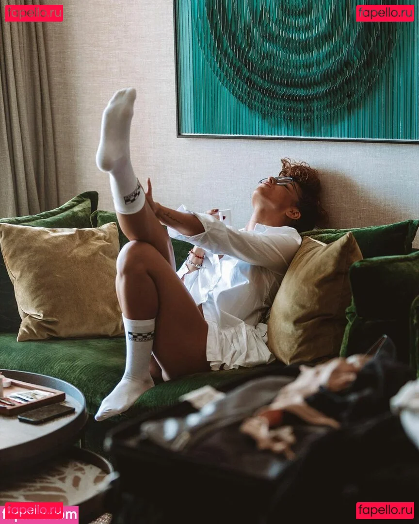 Zoe Bayona Onlyfans Photo Gallery 