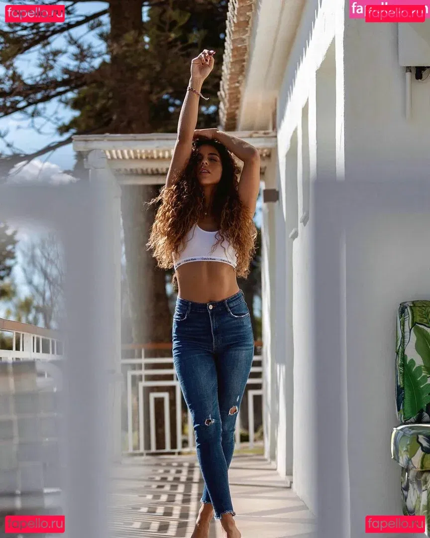 Zoe Bayona Onlyfans Photo Gallery 