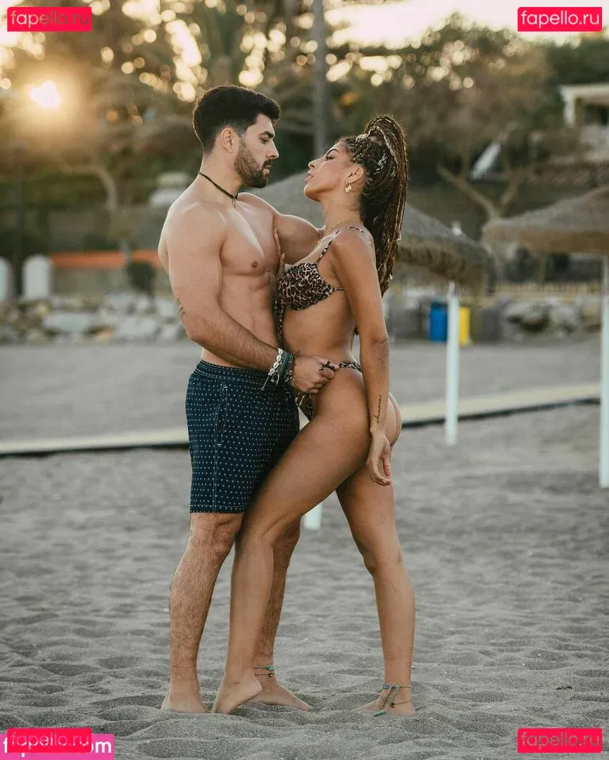 Zoe Bayona Onlyfans Photo Gallery 