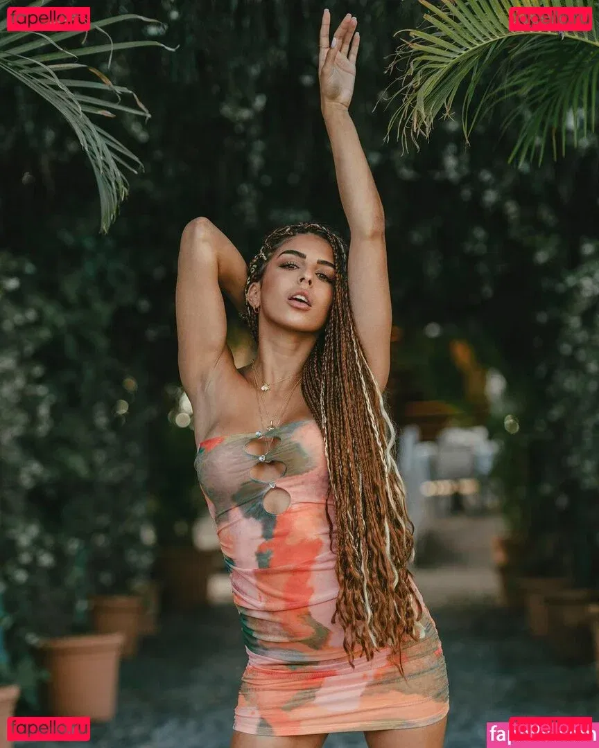 Zoe Bayona Onlyfans Photo Gallery 