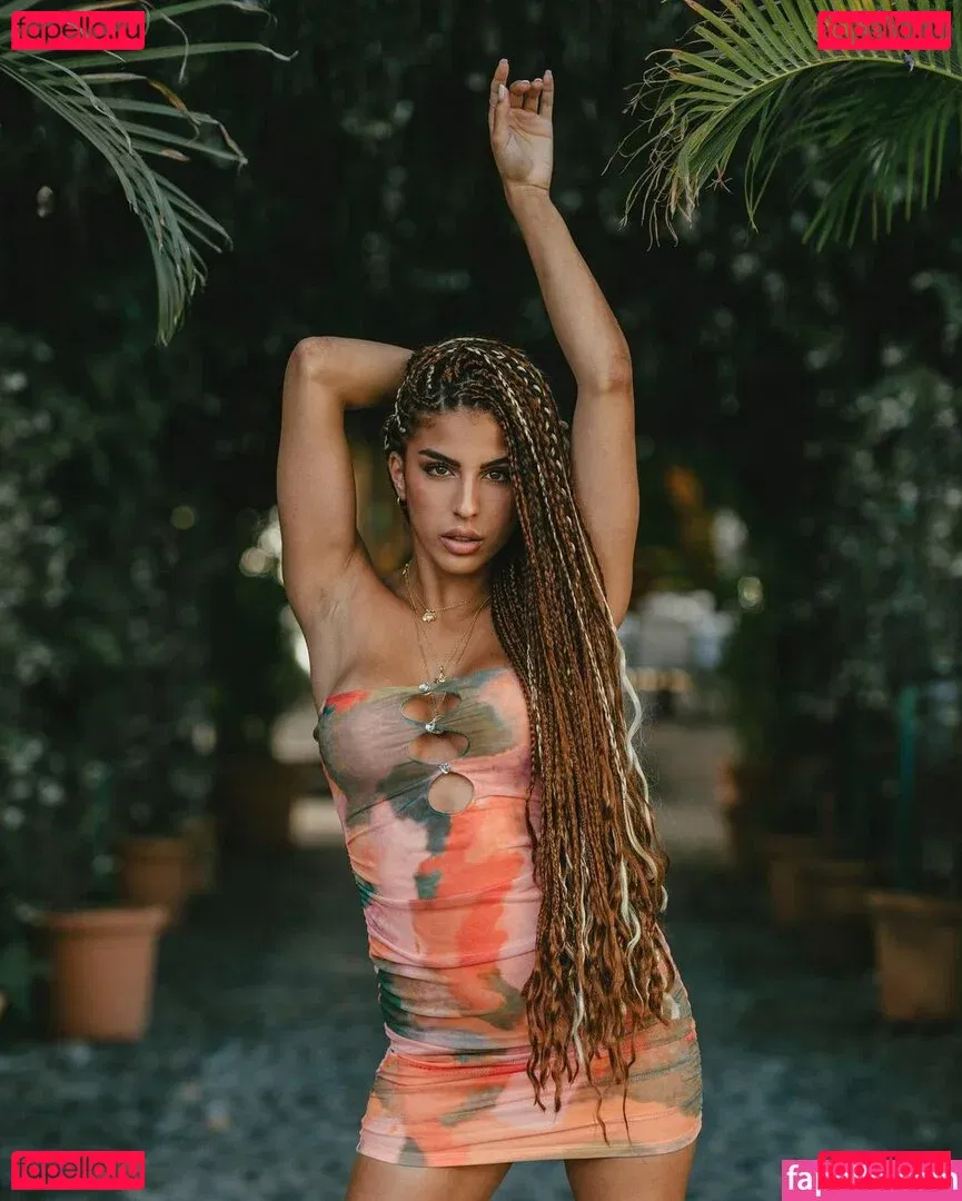 Zoe Bayona Onlyfans Photo Gallery 