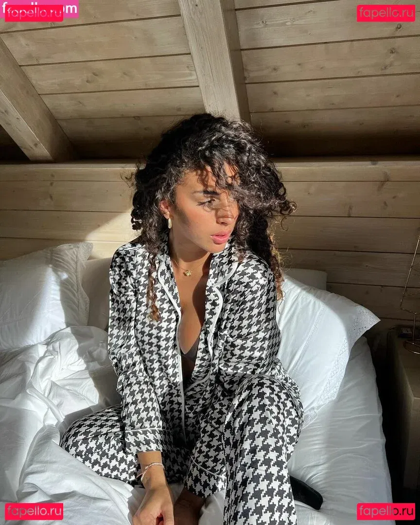 Zoe Bayona Onlyfans Photo Gallery 