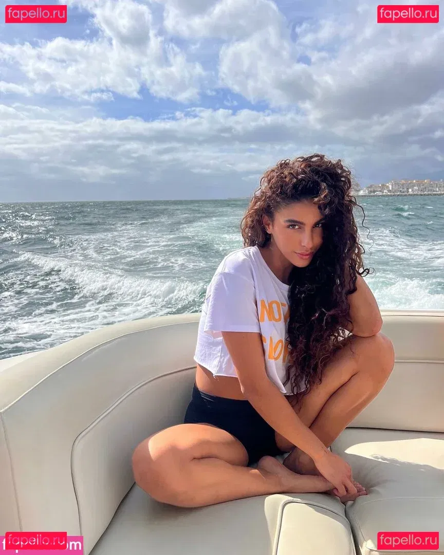 Zoe Bayona Onlyfans Photo Gallery 