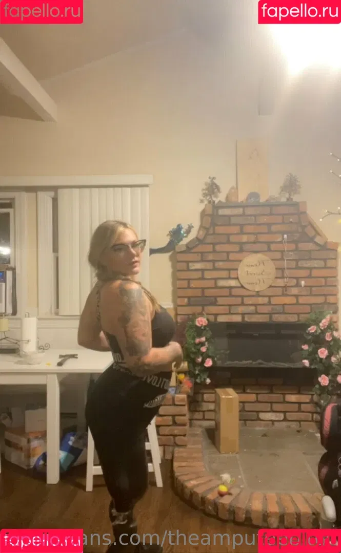theamputeebitch Onlyfans Photo Gallery 