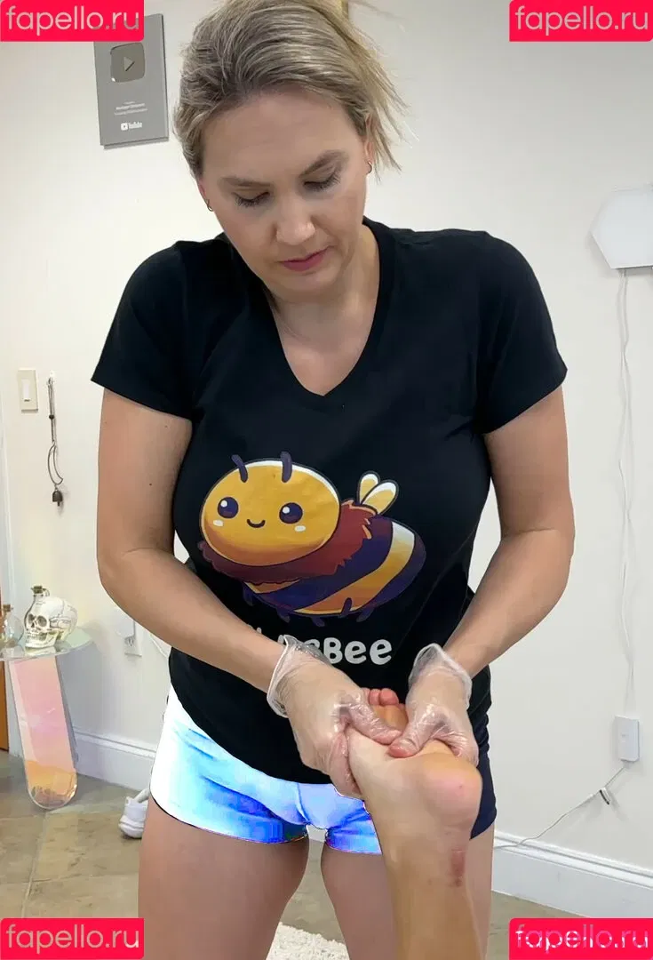 Chiropractor Onlyfans Photo Gallery 