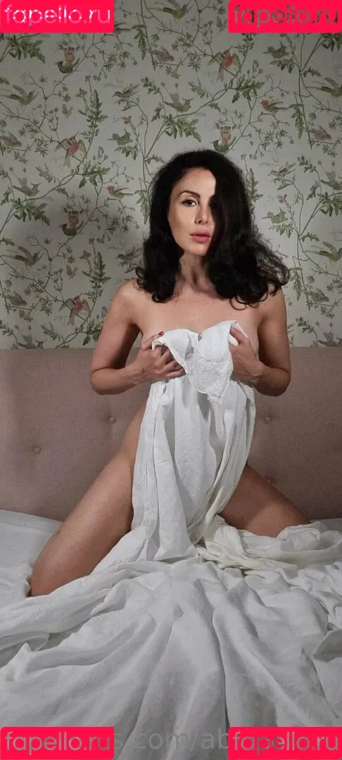 abigailabton Onlyfans Photo Gallery 