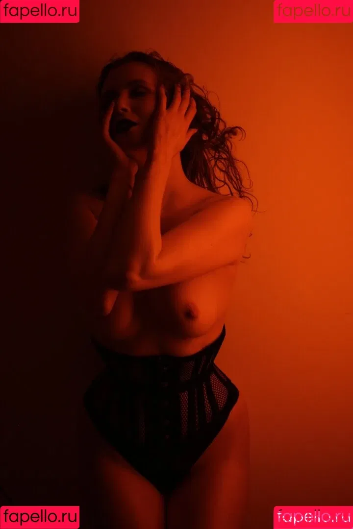 Icelandic Selkie Onlyfans Photo Gallery 