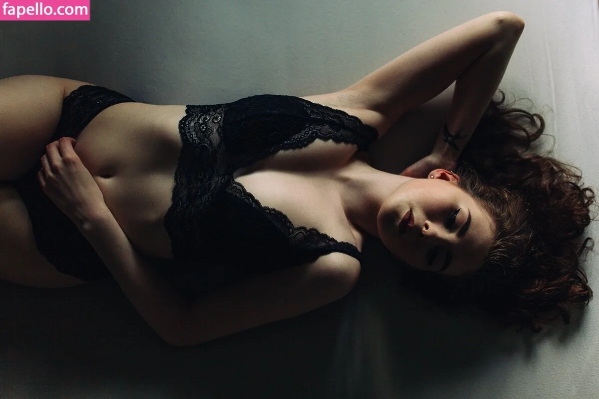 Icelandic Selkie Onlyfans Photo Gallery 