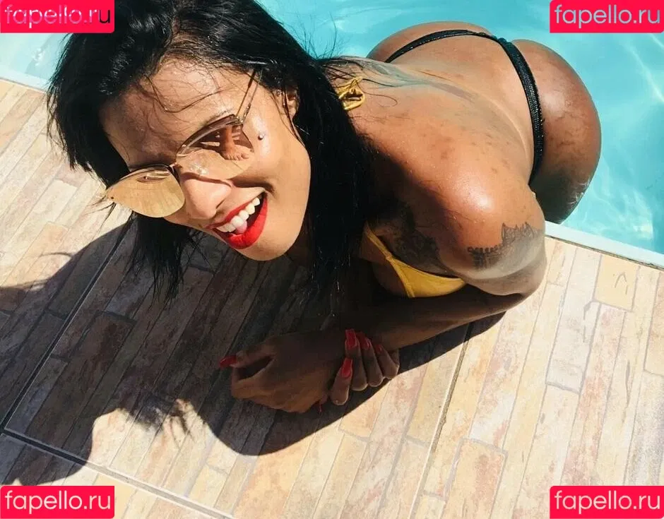 Carine Kishi Onlyfans Photo Gallery 