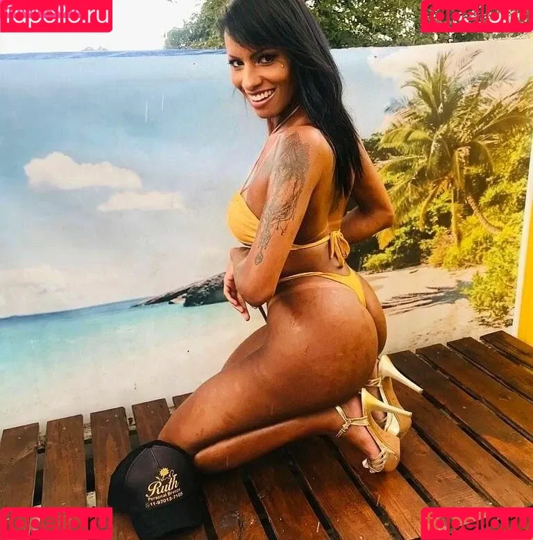 Carine Kishi Onlyfans Photo Gallery 