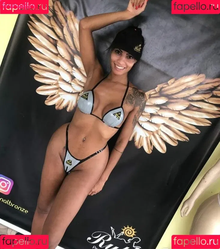 Carine Kishi Onlyfans Photo Gallery 