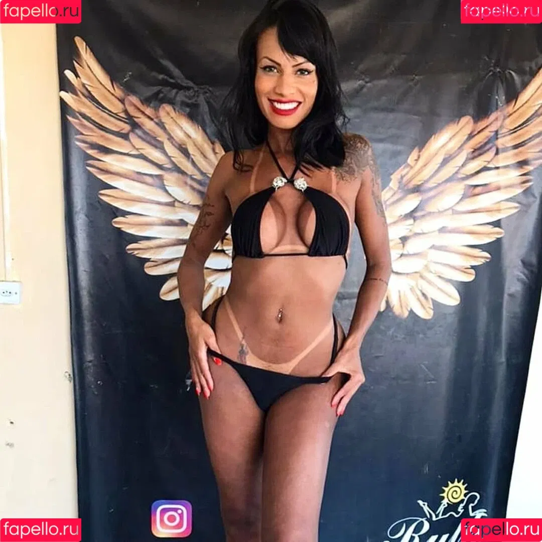Carine Kishi Onlyfans Photo Gallery 