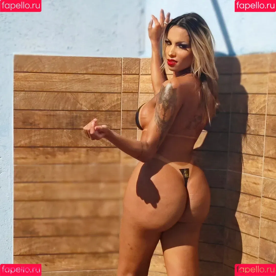 Carine Kishi Onlyfans Photo Gallery 