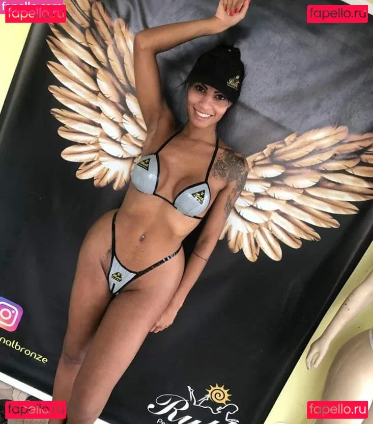 Carine Kishi Onlyfans Photo Gallery 