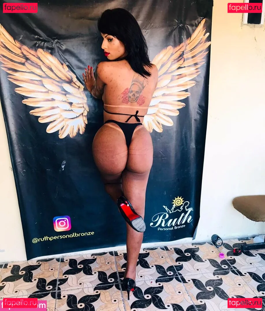 Carine Kishi Onlyfans Photo Gallery 