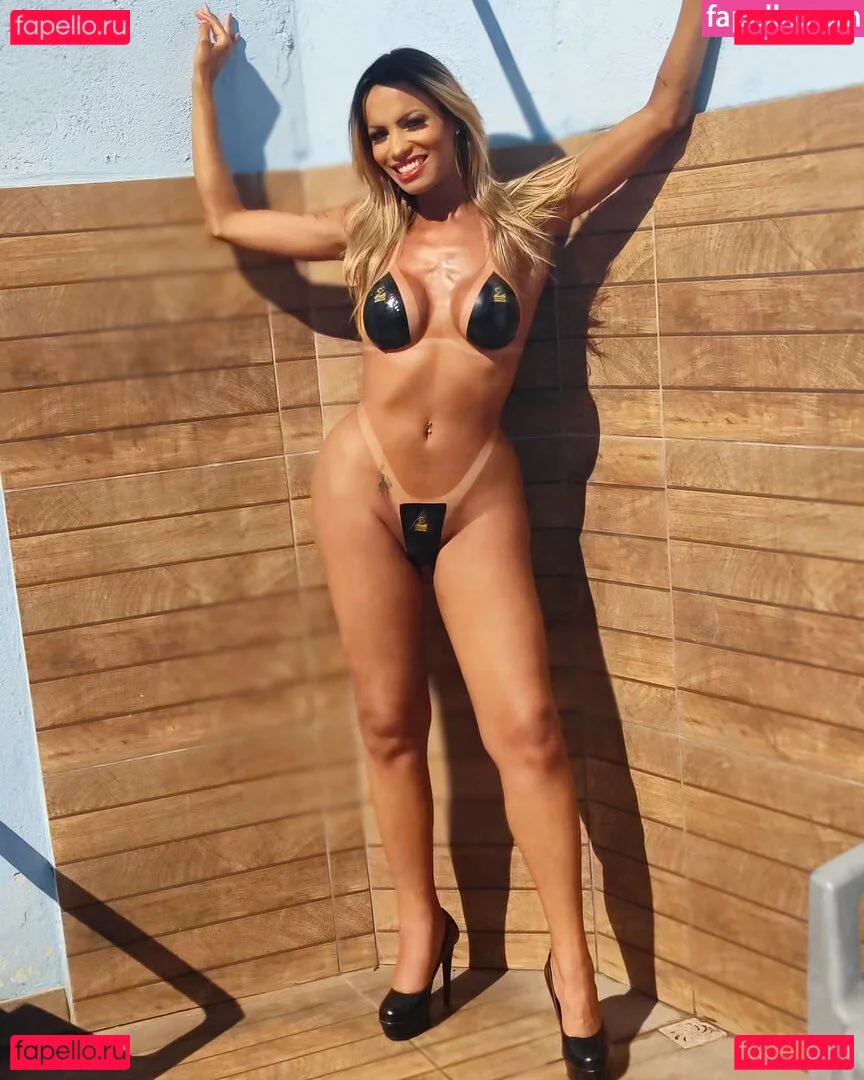 Carine Kishi Onlyfans Photo Gallery 