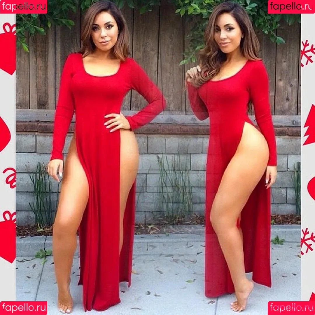 Uldouz Wallace Onlyfans Photo Gallery 